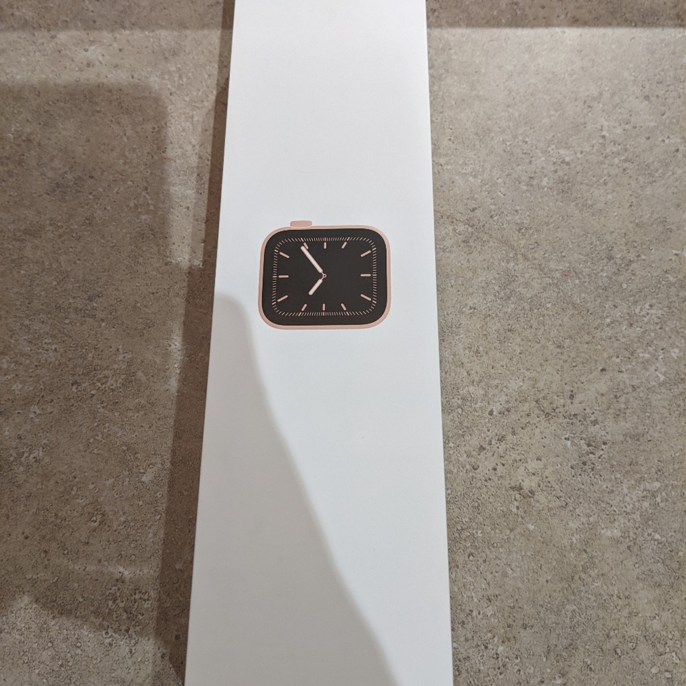Apple Smart watch - Picture 3 of 4